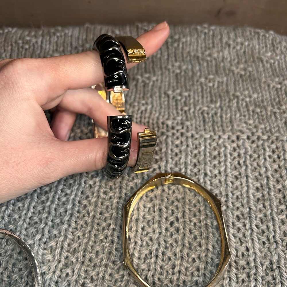 Bundle Of 4 Hinged Bangles - Picture 3 of 8